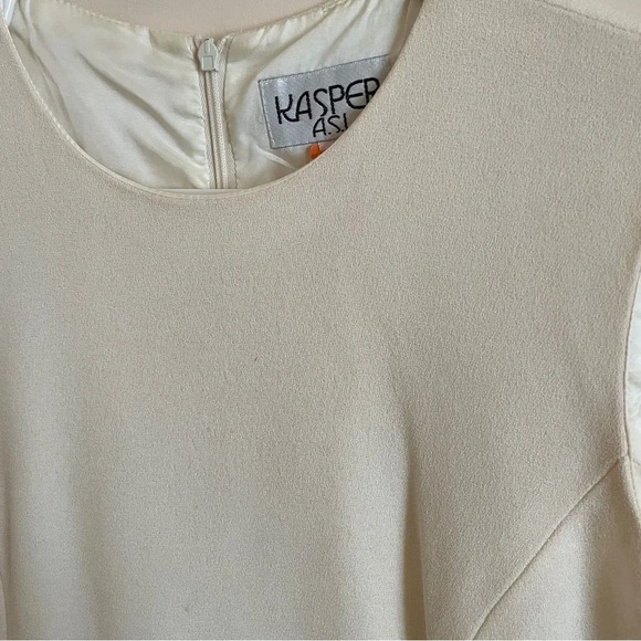 Vintage 90s / Y2K two tone camel beige and cream sheath dress 6 - Picture 4 of 6